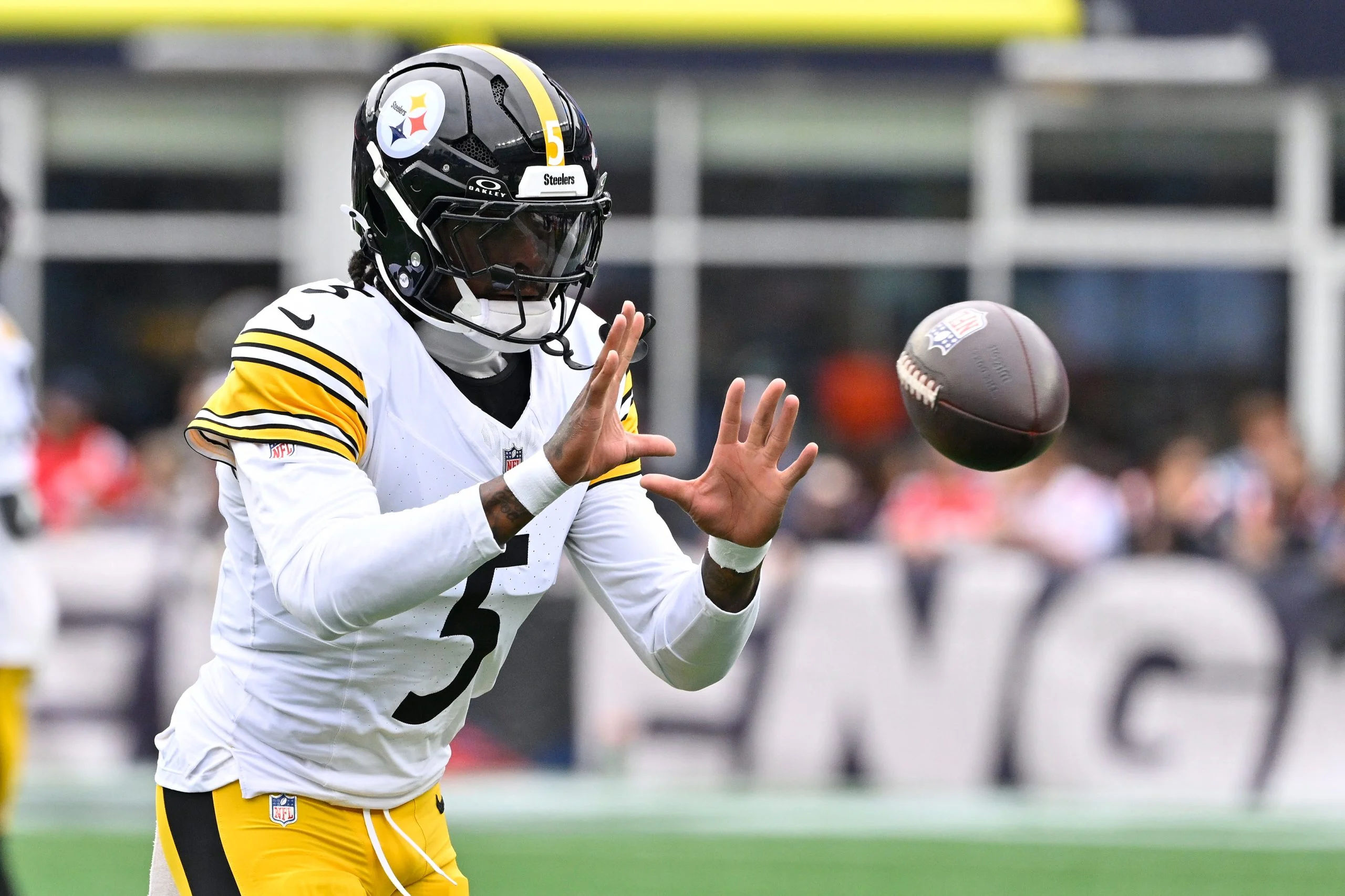 NFL周四夜赛:钢人布朗伤病潮汹涌,谁能主宰AFC北区内战? NFL周四夜赛:钢人布朗伤病潮汹涌,谁能主宰AFC北区内战?