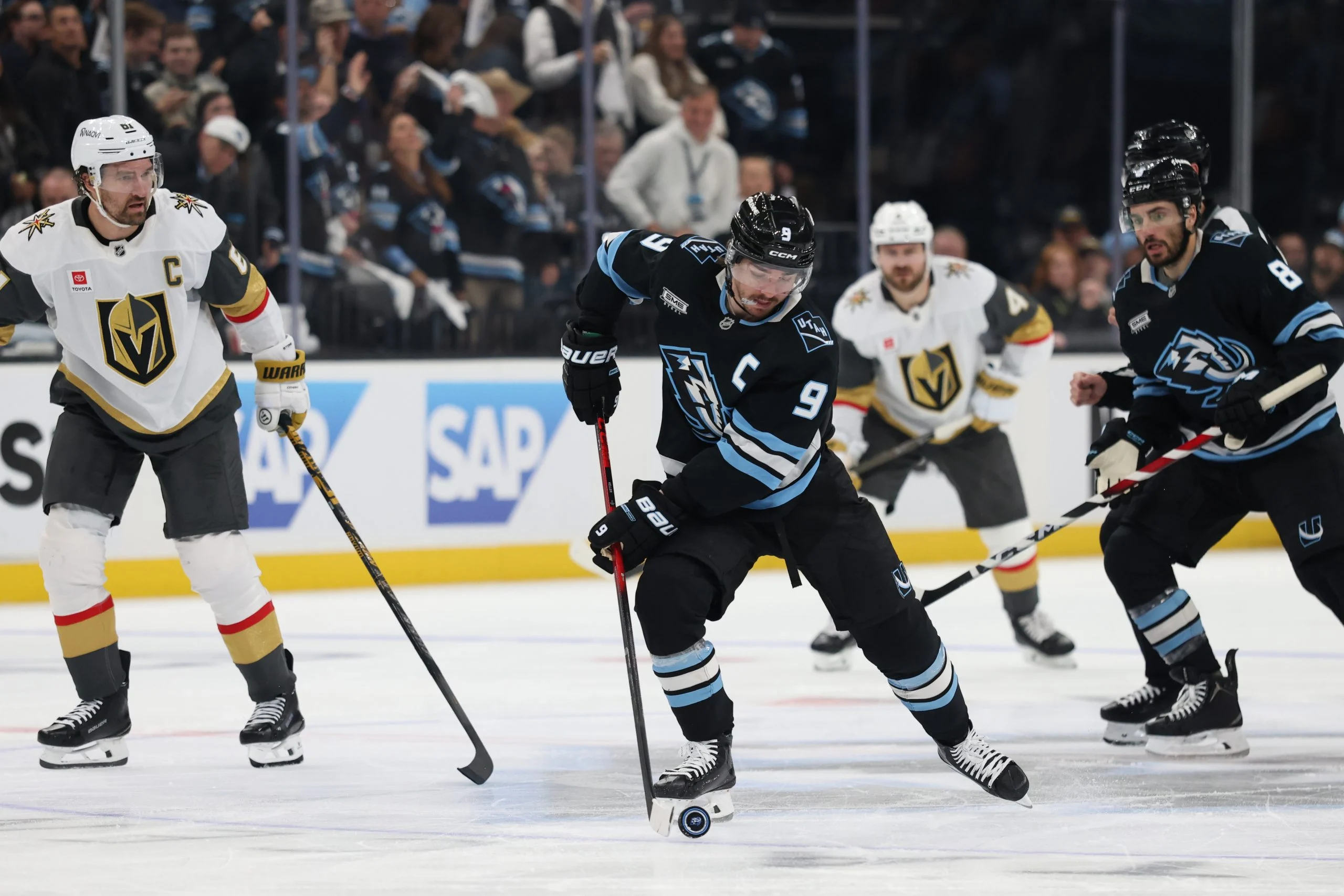 NHL前瞻:黑鹰客战猛犸,贝达德缺阵,冷门可期? NHL前瞻:黑鹰客战猛犸,贝达德缺阵,冷门可期?