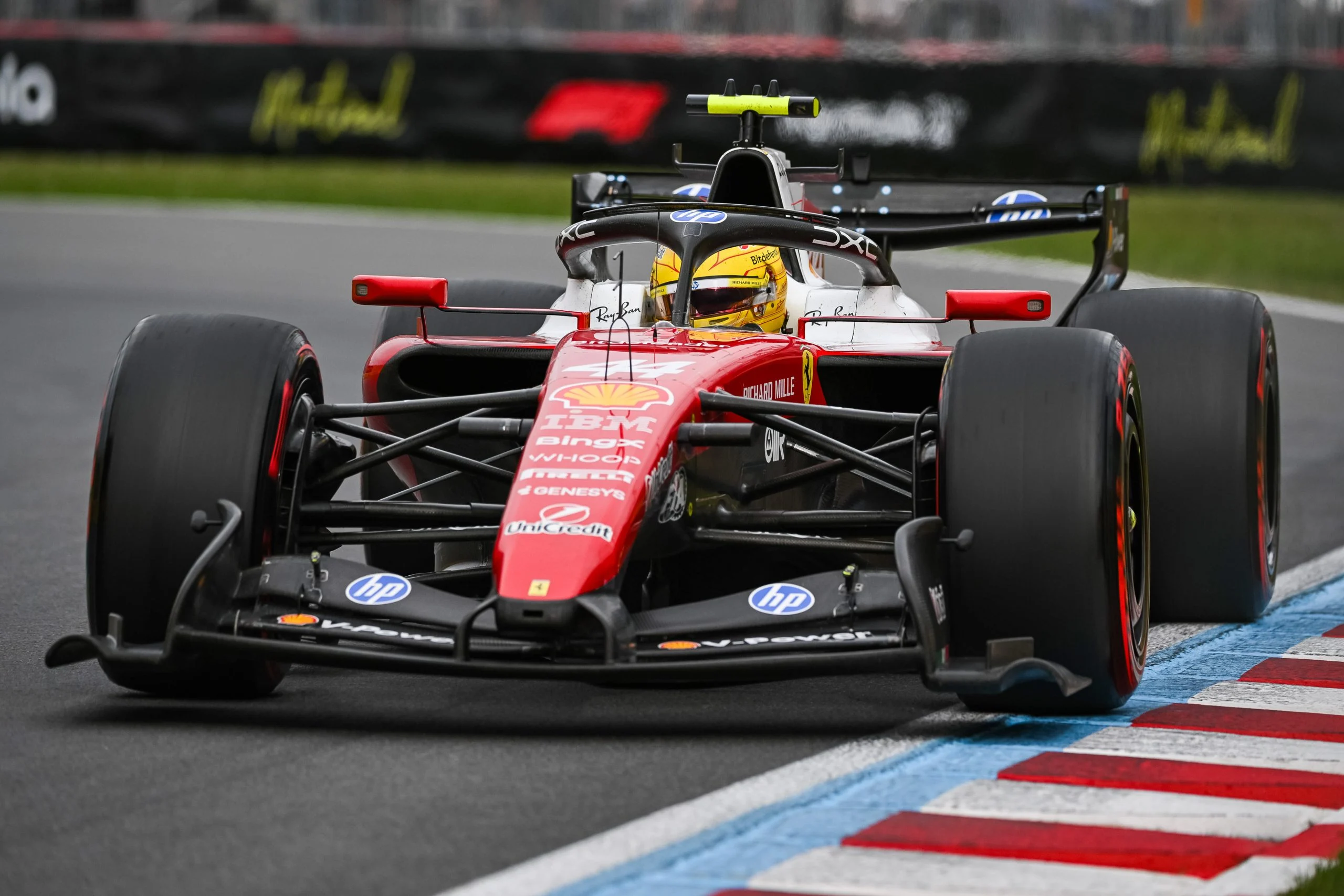F1巴林大奖赛:轮胎磨损与天气搅局,策略混沌下的投注指南 F1巴林大奖赛:轮胎磨损与天气搅局,策略混沌下的投注指南