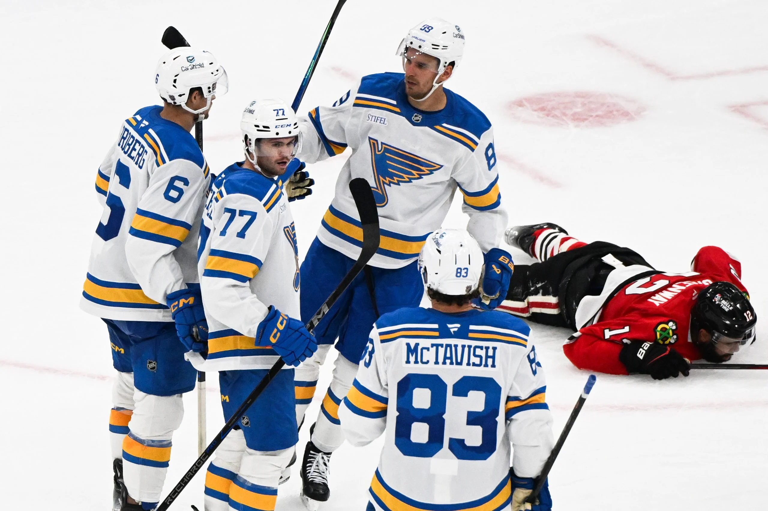 NHL前瞻：圣路易斯蓝调主场优势明显，鲨鱼恐难逃一劫