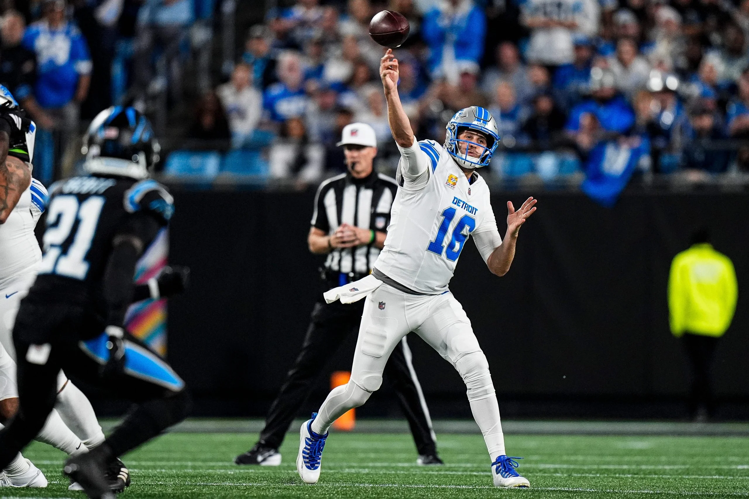 NFL周五焦点战:雄狮vs红雀深度分析与球员道具推荐 NFL周五焦点战:雄狮vs红雀深度分析与球员道具推荐