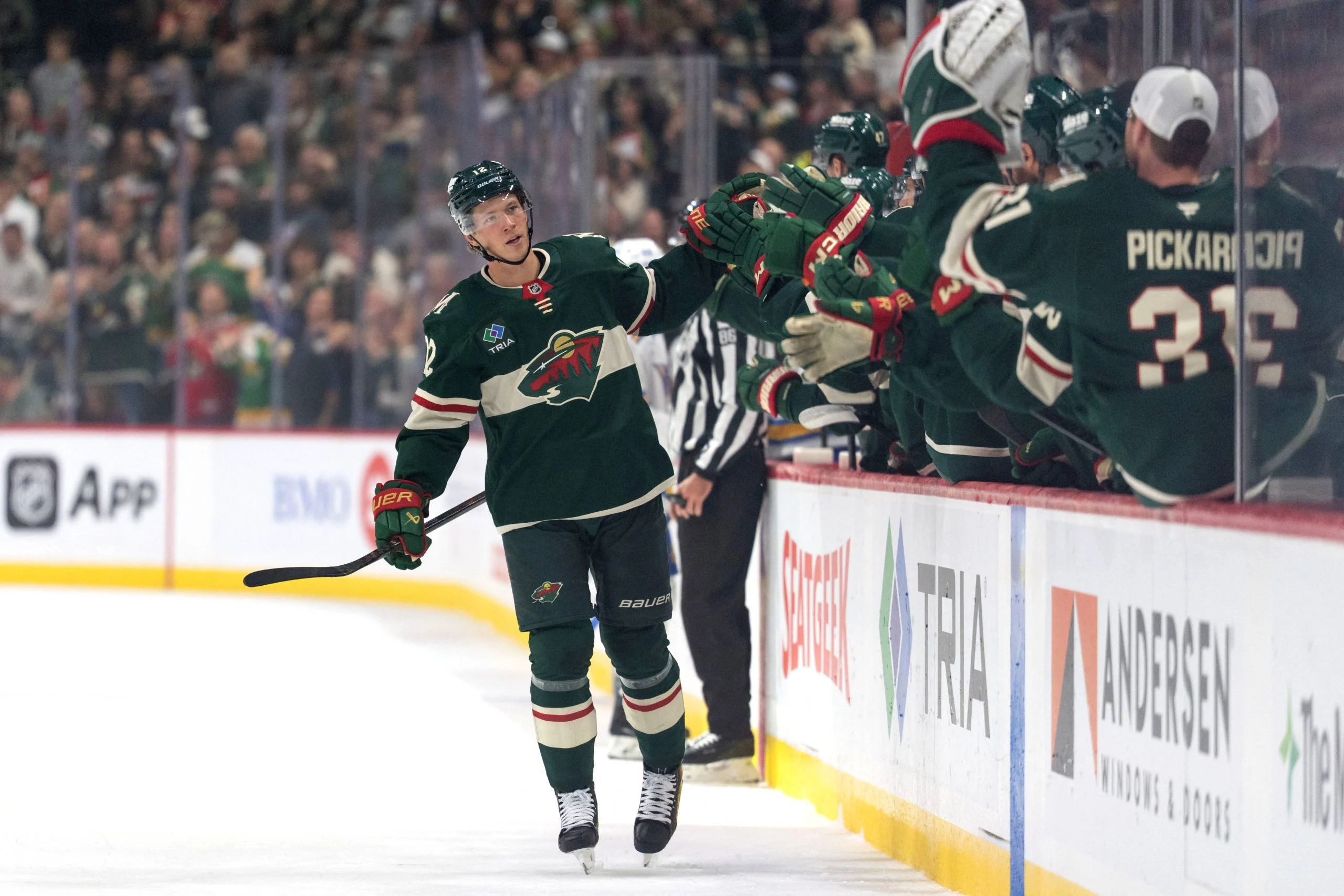 NHL前瞻:蓝衣军团客战狂野,明尼苏达主场优势能否延续? NHL前瞻:蓝衣军团客战狂野,明尼苏达主场优势能否延续?