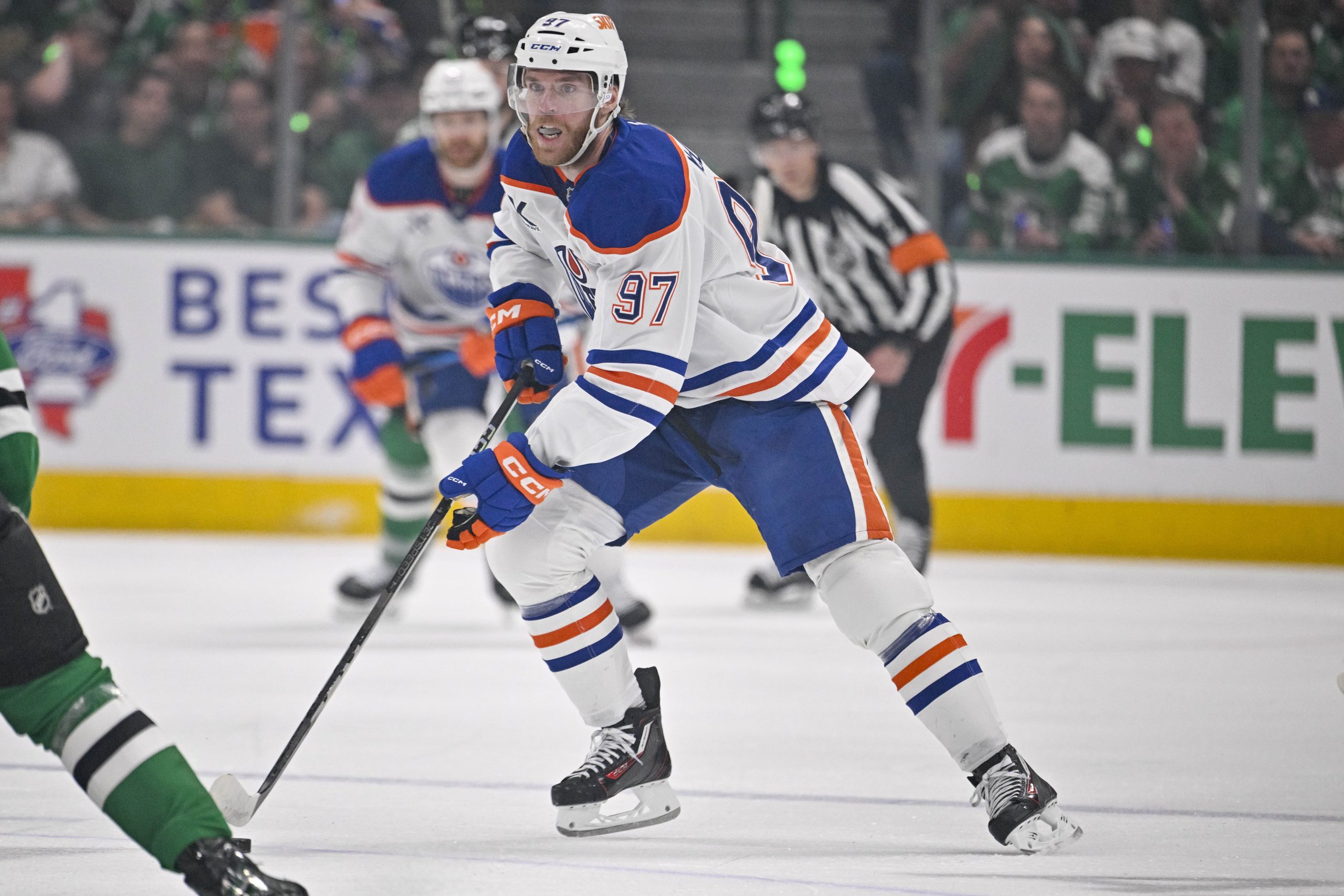 NHL前瞻：达拉斯星主场迎战埃德蒙顿油人，星队能否延续不败金身？