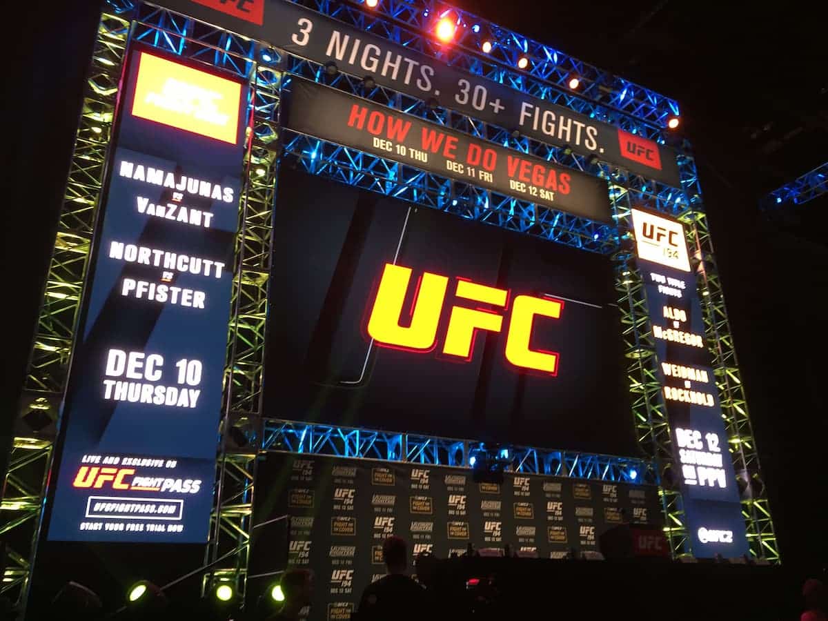 UFC 328惊天赔率逆转：布雷迪赛前疑云重重，最终碾压取胜