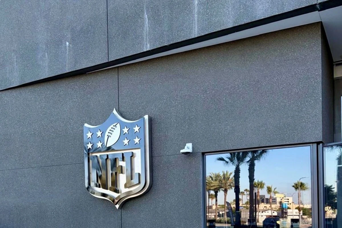 NFL重磅罚单：红雀高管因内幕交易与违规博彩遭无限期禁赛