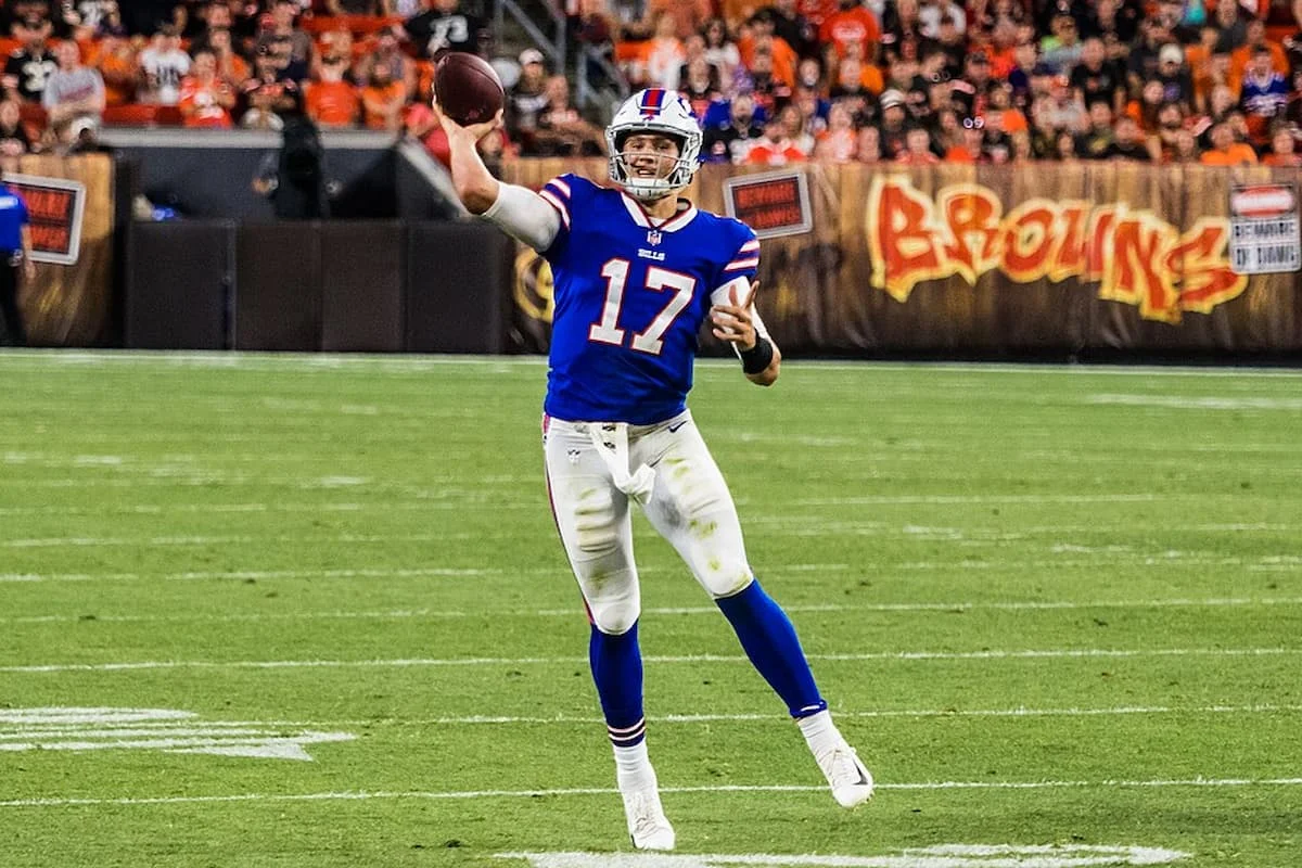 聚焦NFL周四夜赛：比尔vs雄狮，高分对决谁主沉浮？