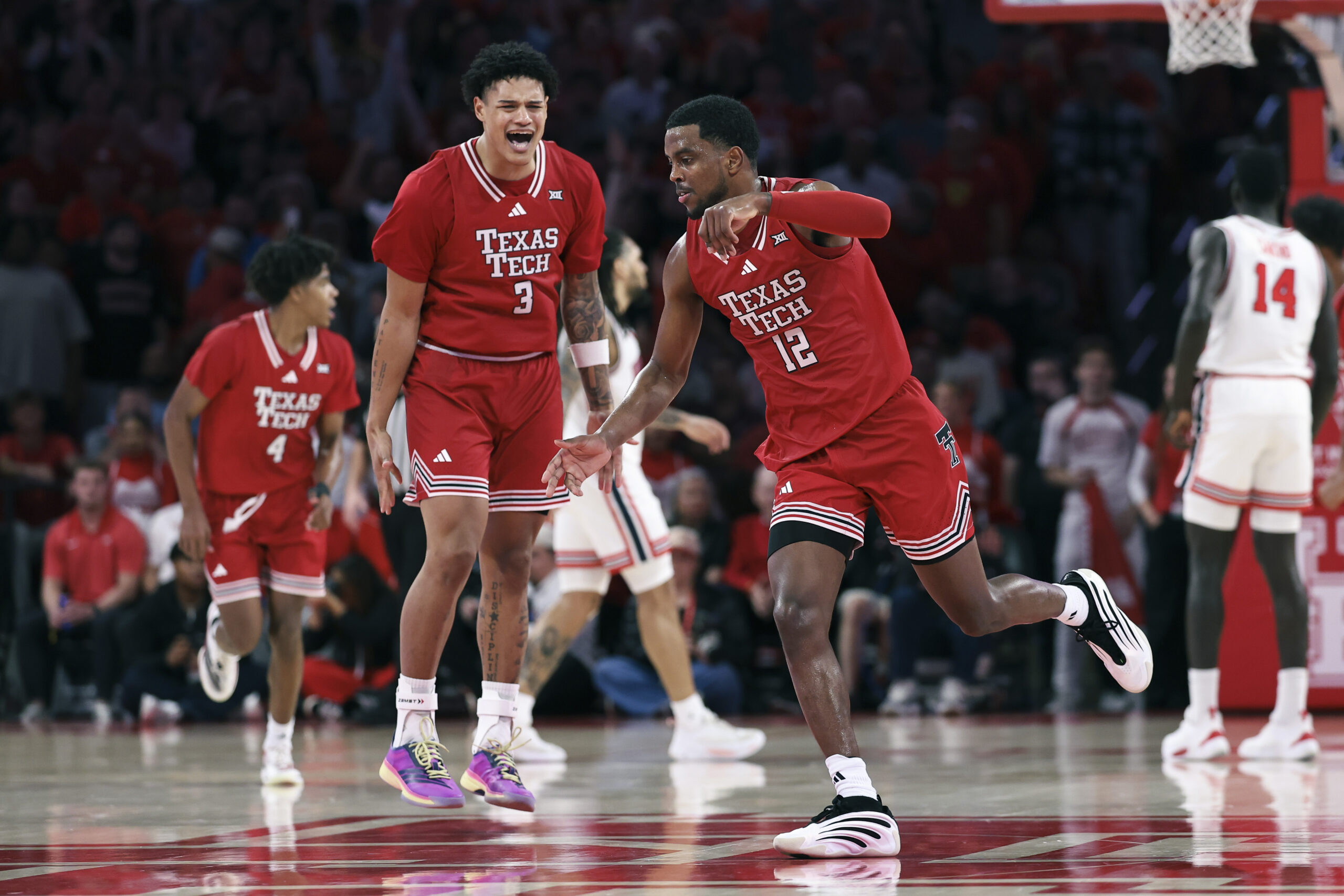 NCAA篮球：休斯顿vs德州理工深度分析，盘口与总分预测