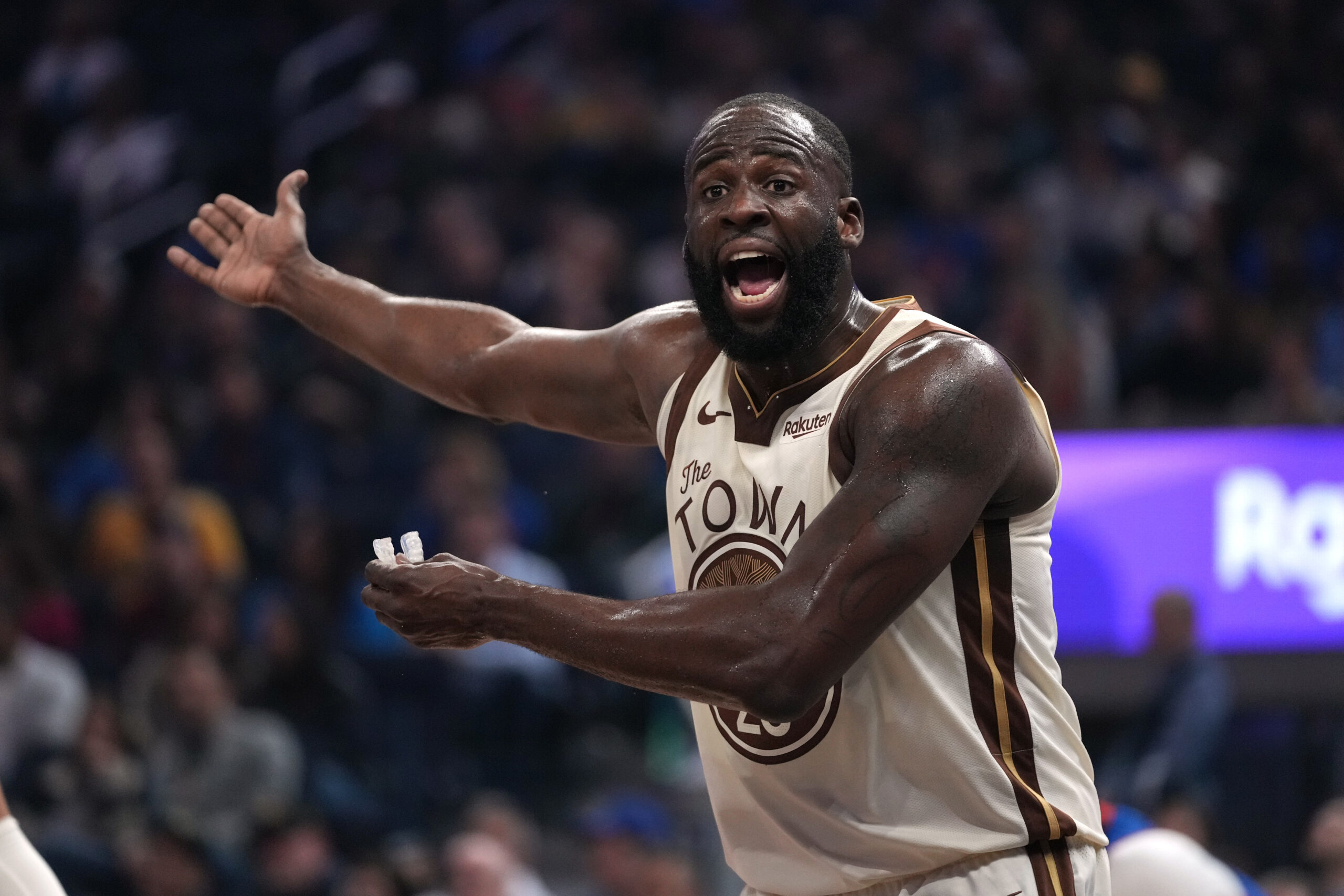 NBA前瞻:勇士vs太阳,双核缺阵下的系统之战与投注策略 NBA前瞻:勇士vs太阳,双核缺阵下的系统之战与投注策略