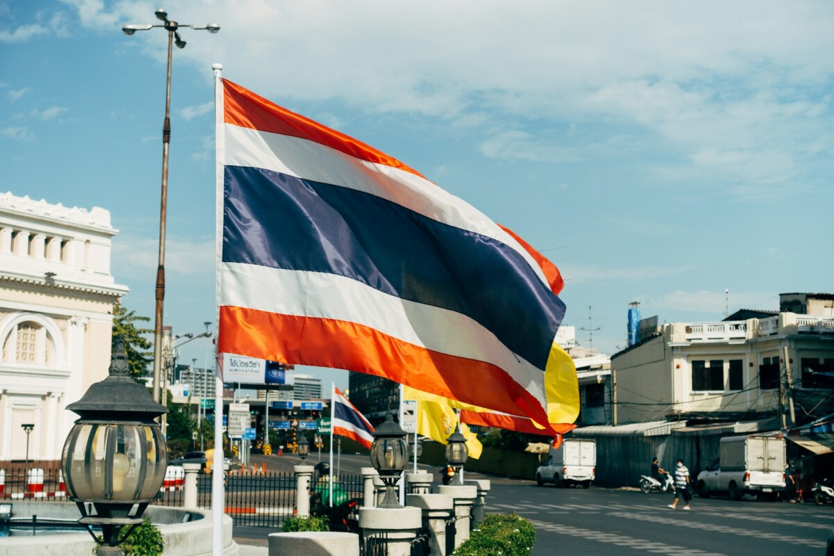 普吉岛非法扑克窝点被端:9名外籍玩家落网,揭露泰国赌博业乱象 普吉岛非法扑克窝点被端:9名外籍玩家落网,揭露泰国赌博业乱象