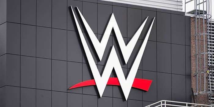 摔跤狂热42：WWE打破付费壁垒，首小时免费直播策略解析
