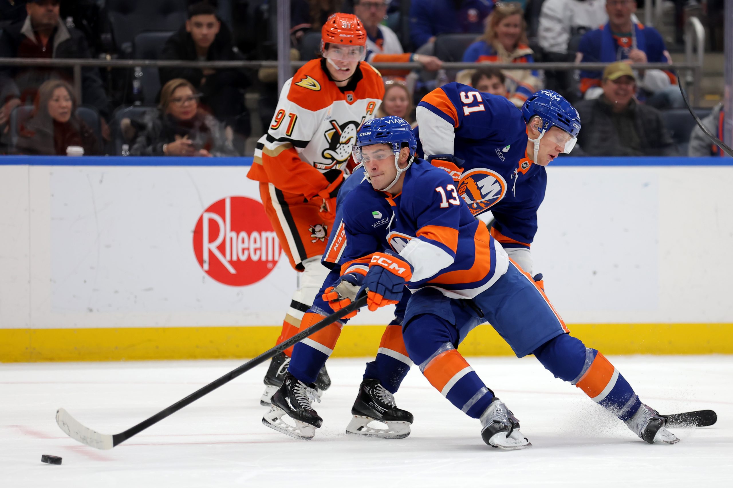 NHL前瞻：岛人五连胜势不可挡，鸭队背靠背主场能否守住？