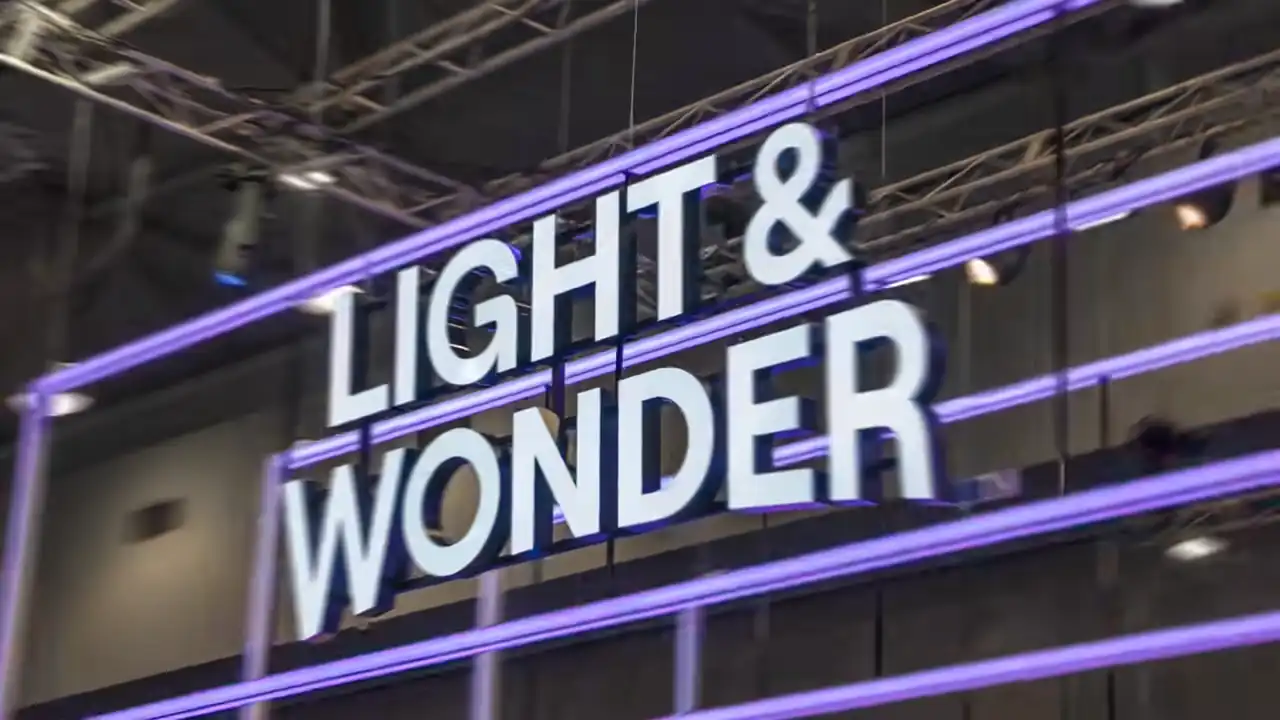 Light & Wonder重申2026年业绩指引：资本运作与风险并存