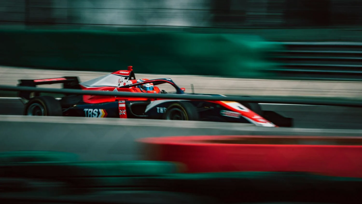 F1博彩深度指南：资深分析师教你玩转方程式赛车投注